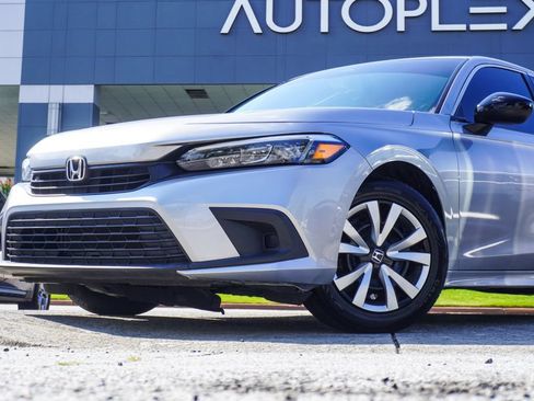 Used 2023 Honda Civic LX image 2