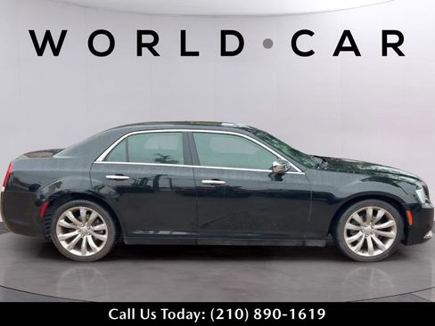 Used 2020 Chrysler 300 Limited image 8