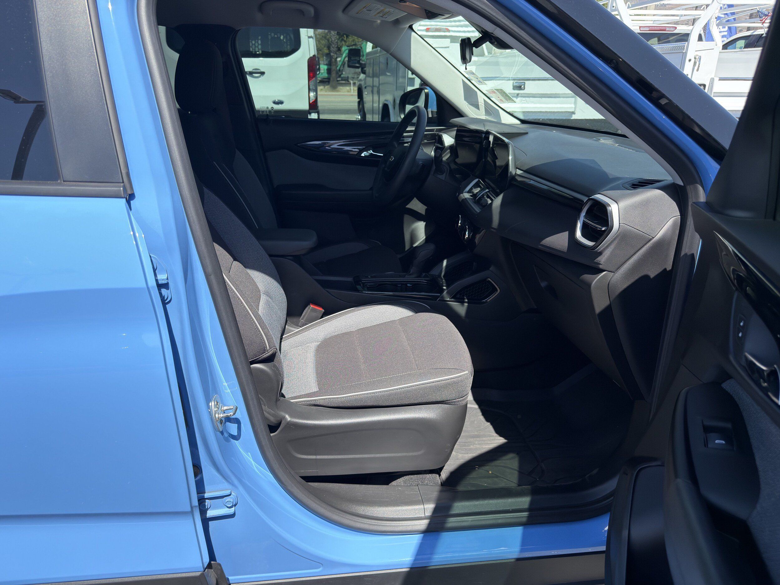 Used 2024 Chevrolet TrailBlazer LT FWD image 9