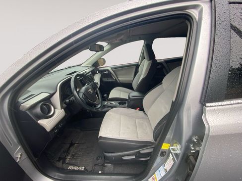Used 2017 Toyota RAV4 XLE w/ Plus Special Value Package AWD/4WD image 4