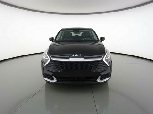 Used 2025 Kia Sportage LX image 2