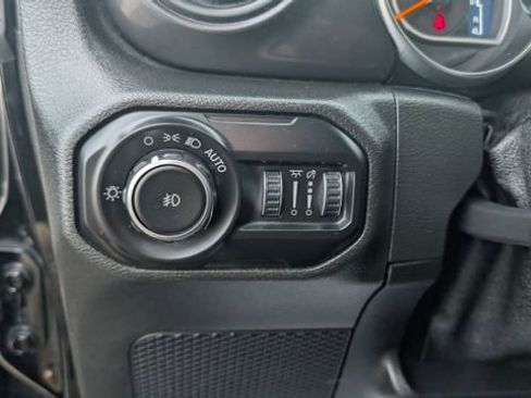 Used 2021 Jeep Wrangler Unlimited Sport AWD/4WD image 17