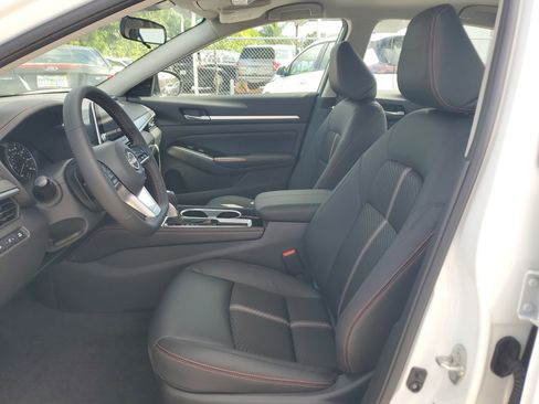 New 2025 Nissan Altima 2.5 SR image 15