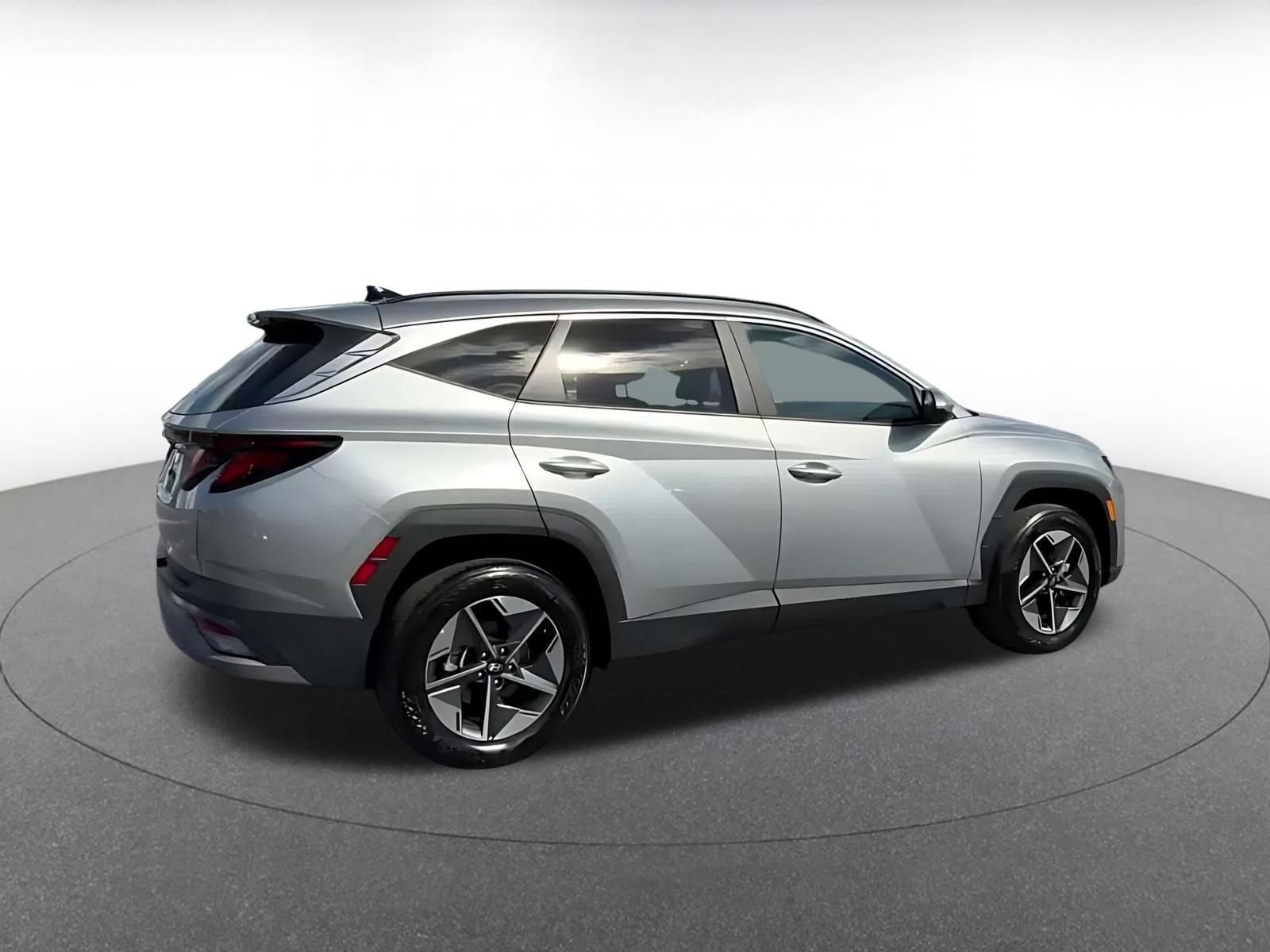 Used 2026 Hyundai Tucson SEL Plus AWD/4WD image 14