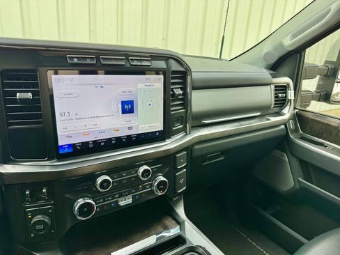Used 2023 Ford F350 Lariat w/ Chrome Package image 18