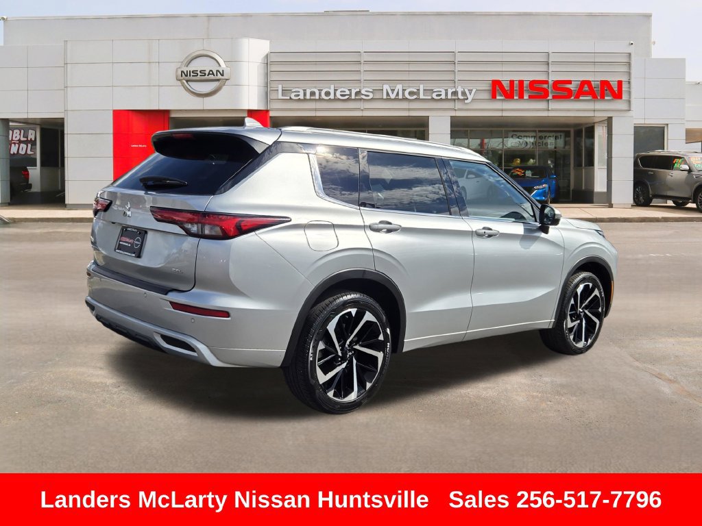Used 2024 Mitsubishi Outlander SEL FWD image 3