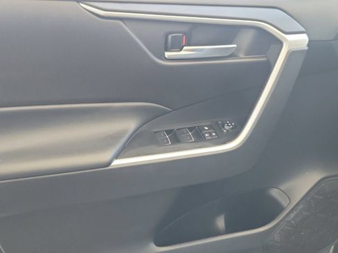 Used 2024 Toyota RAV4 XLE FWD image 20