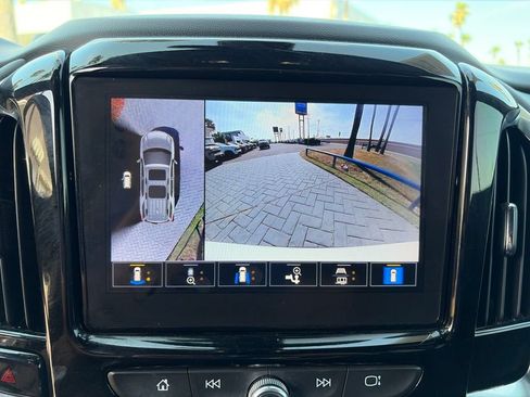 Used 2023 Chevrolet Traverse Premier w/ Redline Edition FWD image 13