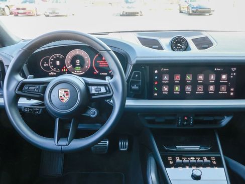 Certified 2025 Porsche Cayenne E-Hybrid Coupe image 30