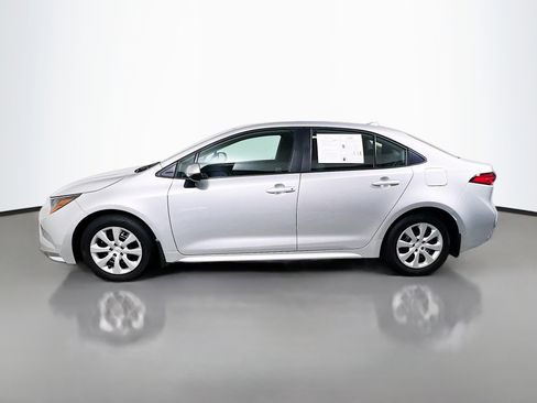 Used 2025 Toyota Corolla LE FWD image 9