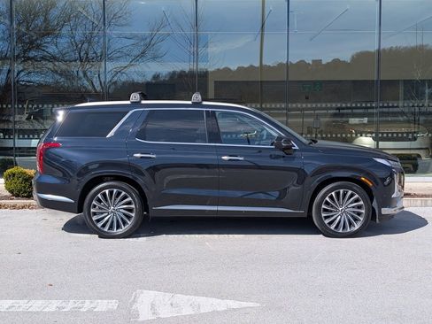 Used 2023 Hyundai Palisade Calligraphy image 9