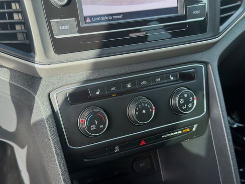 Used 2022 Volkswagen Atlas Cross Sport SE FWD image 14