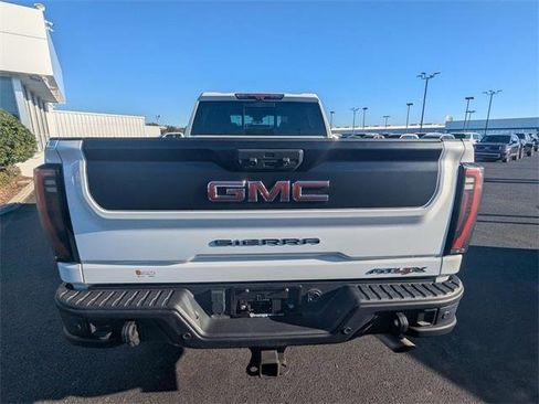 Used 2024 GMC Sierra 2500 AT4X w/ AT4X AEV Edition image 5