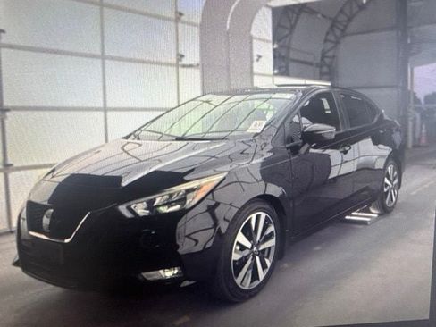 Used 2020 Nissan Versa SR FWD image 5