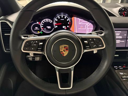 Used 2021 Porsche Cayenne image 11
