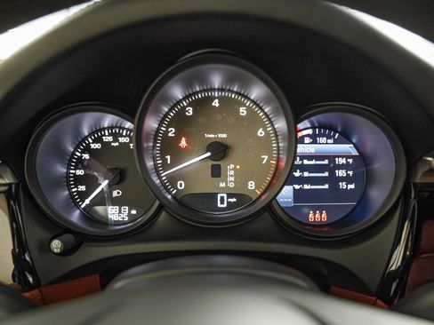 Used 2025 Porsche Macan S image 18