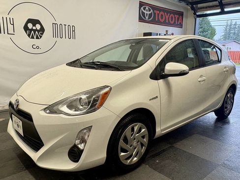 Used 2015 Toyota Prius C Two image 8