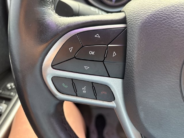 Used 2019 Jeep Cherokee Latitude Plus w/ Cold Weather Group AWD/4WD image 10