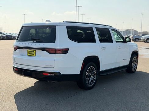 Used 2023 Jeep Wagoneer L Series II image 6