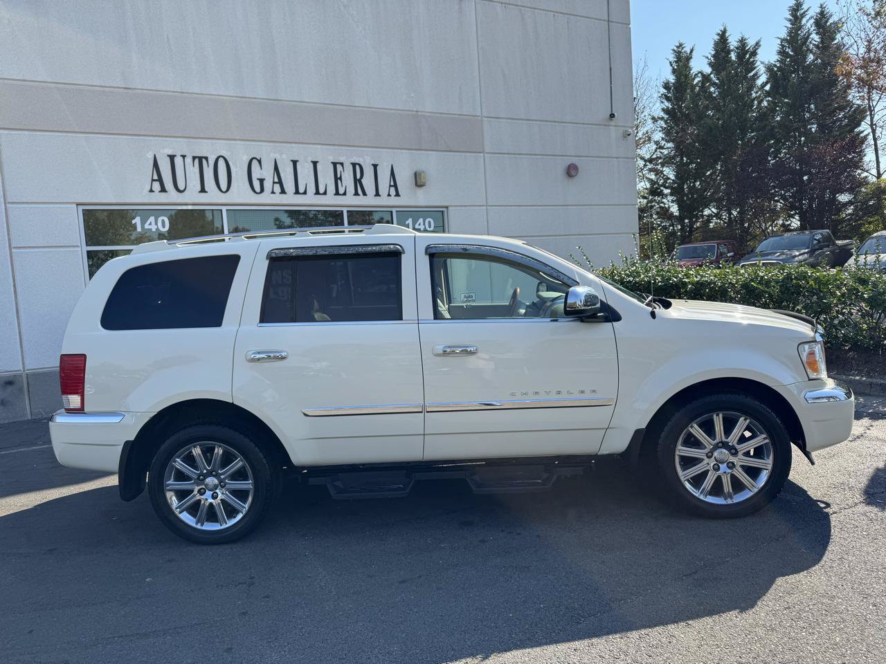 Used 2009 Chrysler Aspen Limited AWD/4WD image 10