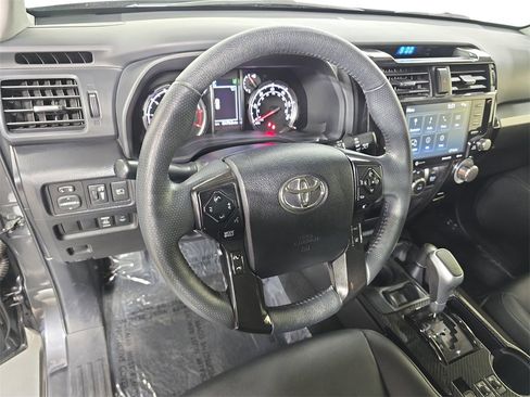 Used 2022 Toyota 4Runner TRD Off-Road Premium image 4