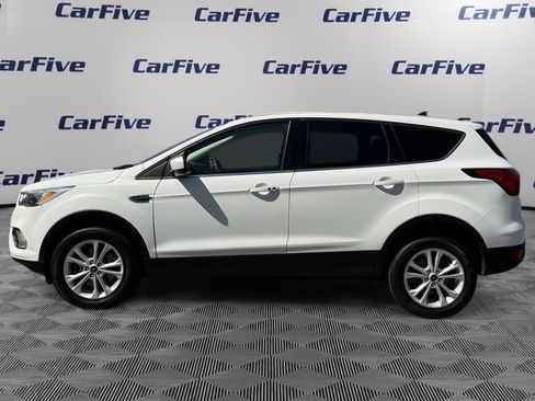 Used 2019 Ford Escape SE AWD/4WD image 2