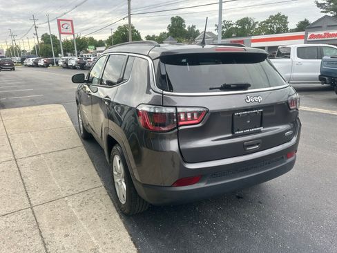 Used 2022 Jeep Compass Latitude w/ Convenience Group FWD image 5