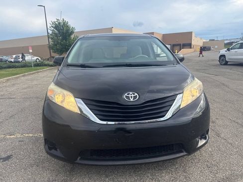 Used 2012 Toyota Sienna LE w/ Towing Pkg FWD image 15