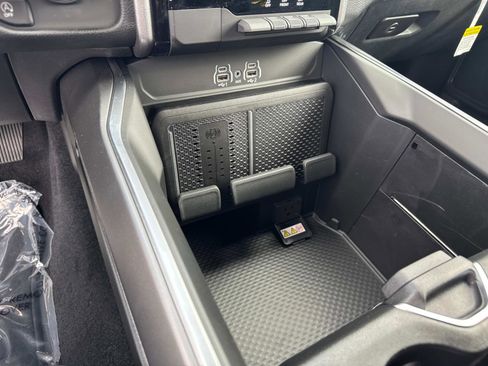 New 2025 RAM 1500 Big Horn image 25