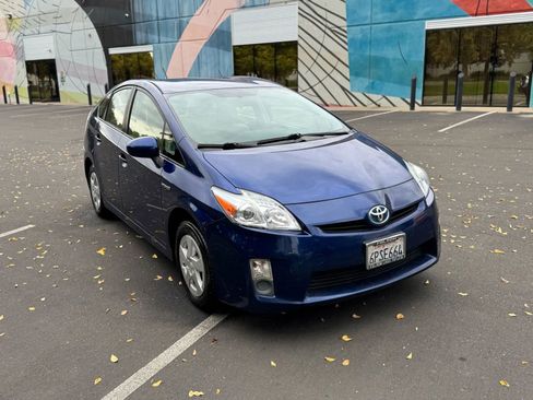 Used 2011 Toyota Prius Five image 1