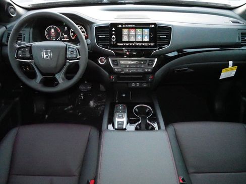 Certified 2026 Honda Ridgeline Black Edition image 10