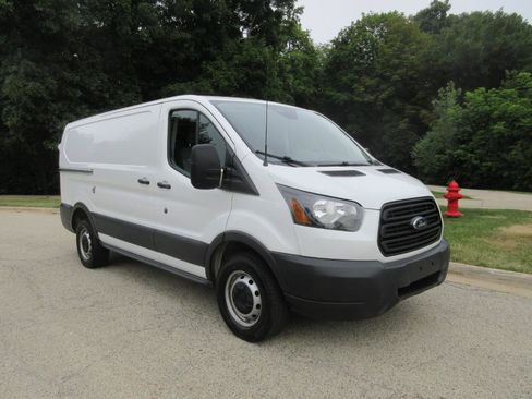 Used 2018 Ford Transit 250 130 Low Roof RWD image 17