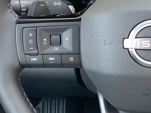 New 2026 Nissan Pathfinder SL w/ SL Premium Package FWD image 10