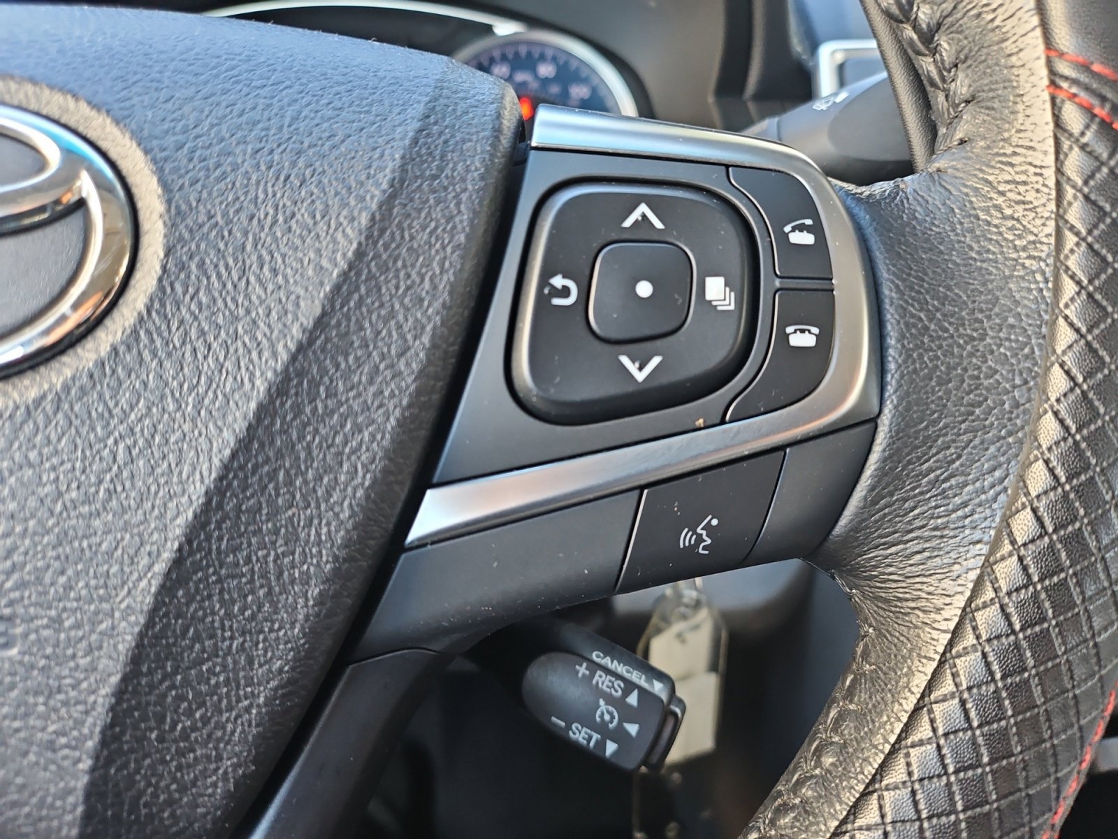 Used 2015 Toyota Camry XLE FWD image 23