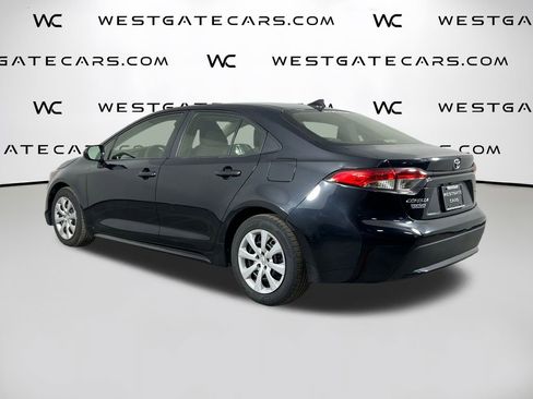 Used 2021 Toyota Corolla LE image 40