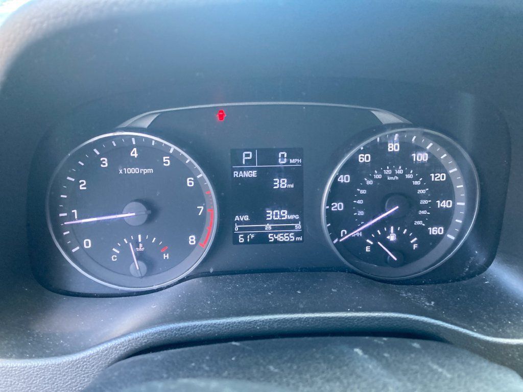 Used 2017 Hyundai Elantra SE FWD image 19