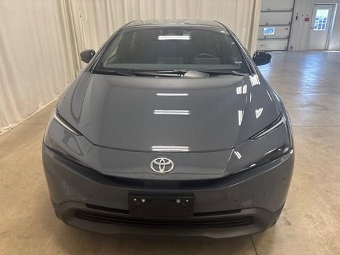 Used 2025 Toyota Prius LE FWD image 9