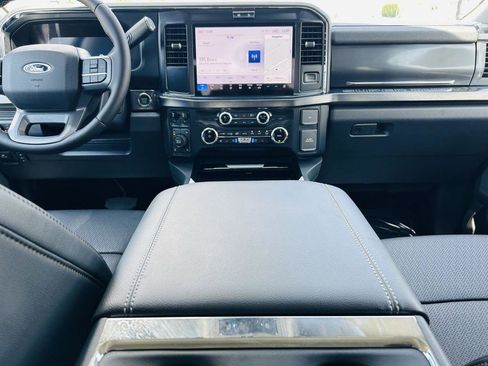 New 2025 Ford F250 Lariat w/ Black Appearance Package image 28