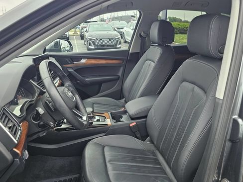 Certified 2023 Audi Q5 2.0T Premium w/ Convenience Package AWD/4WD image 3