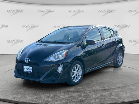 Used 2017 Toyota Prius C One FWD image 3