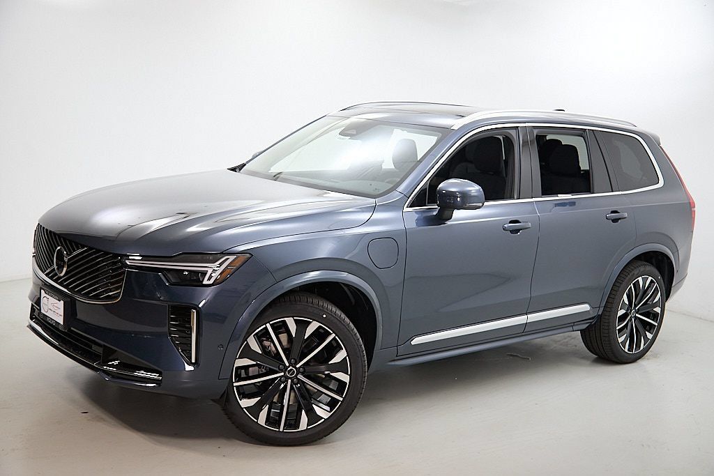 New 2026 Volvo XC90 T8 Plus w/ Protection Package AWD/4WD image 3