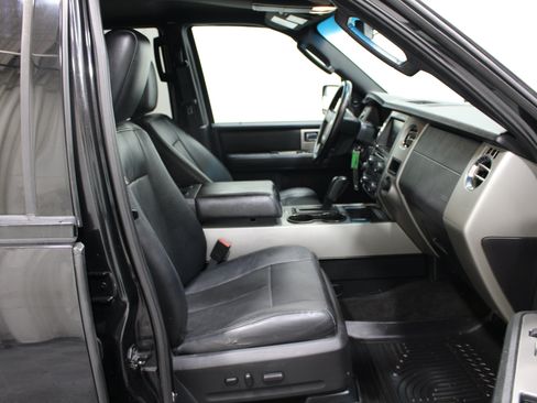 Used 2015 Ford Expedition EL XLT w/ Equipment Group 202A AWD/4WD image 26
