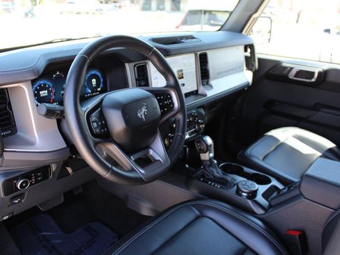 Used 2025 Ford Bronco Outer Banks AWD/4WD image 14