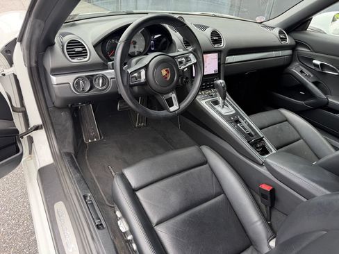 Certified 2017 Porsche 718 Boxster S RWD image 17