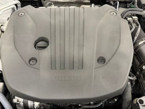 Used 2023 Volvo S60 B5 Plus image 11