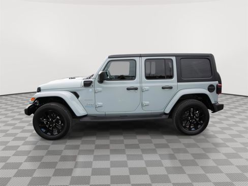 Used 2023 Jeep Wrangler Unlimited Sahara w/ Cold Weather Group AWD/4WD image 8