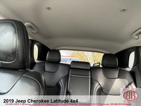 Used 2019 Jeep Cherokee Latitude Plus w/ Cold Weather Group AWD/4WD image 38