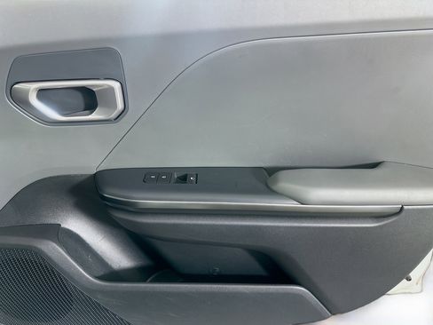 Used 2025 Kia K4 LXS image 30