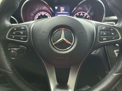 Used 2019 Mercedes-Benz GLC 300 4MATIC image 18