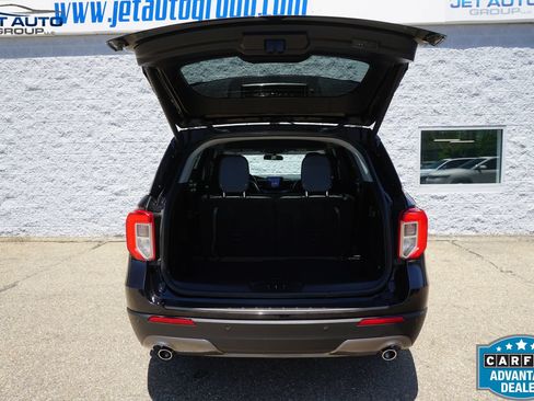 Used 2022 Ford Explorer XLT w/ Equipment Group 202A AWD/4WD image 16